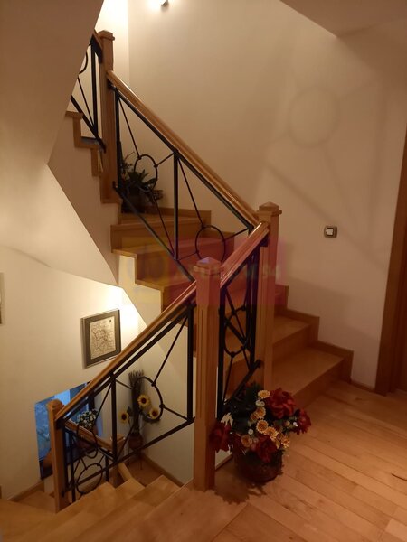 Vila de vanzare in Busteni - Zona Piatra Arsa